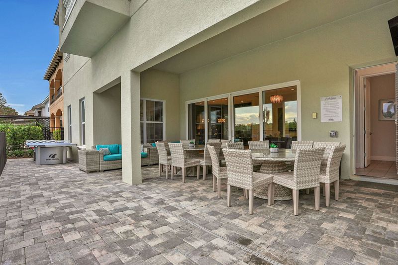 Enjoy lunch al fresco at the 2 outdoor dining tables