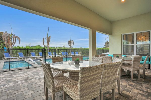 Plenty of space for everyone to enjoy a meal outdoors