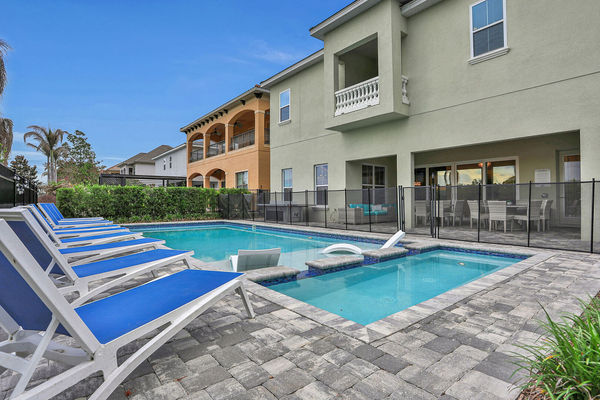 Dip your toes in the water while you soak up the sun on the sun shelf