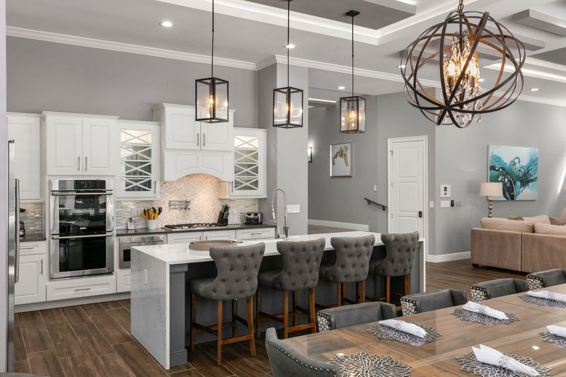 Grab a morning coffee and hop on one of the 4 barstools at the breakfast bar