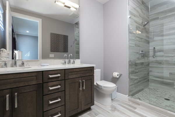 Plenty of space for two people to get ready together