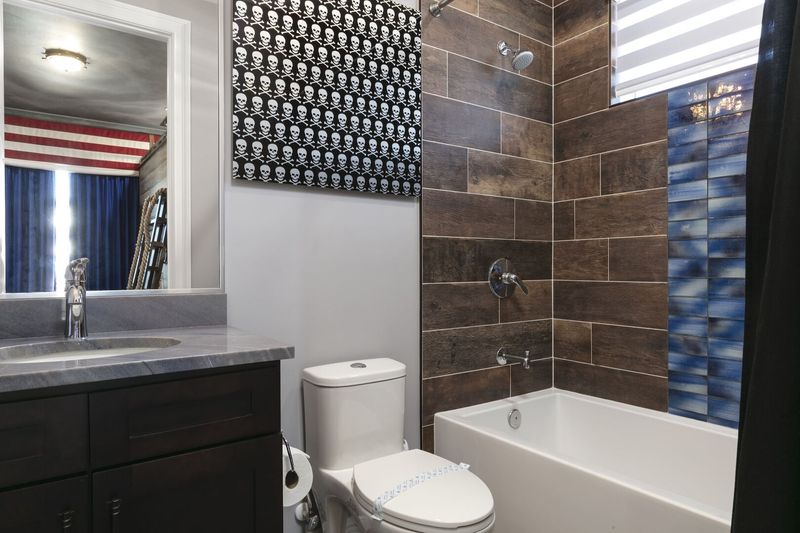 Ensuite bathroom fit for a pirate