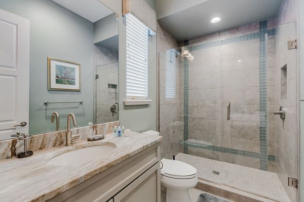 Ensuite bathroom with a walk-in shower