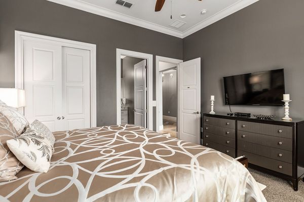 Complete with a SMART TV and an ensuite bathroom