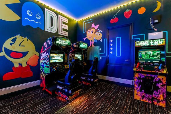 Play against family members at the Area 51 Site 4 Arcade shooting game