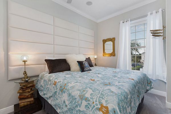 Have magical dreams in this suite with a king bed