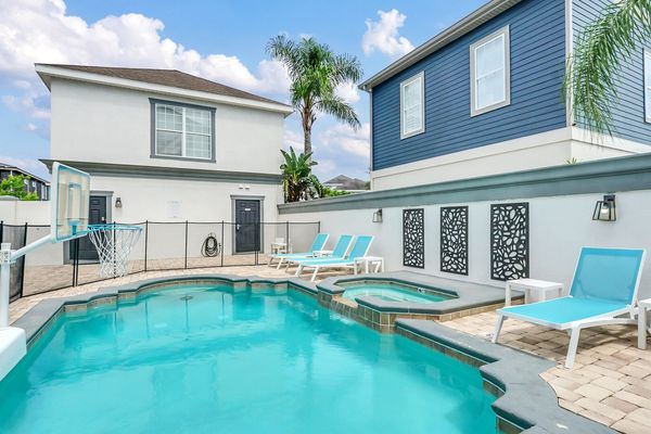 Practice your skills in pool basketball