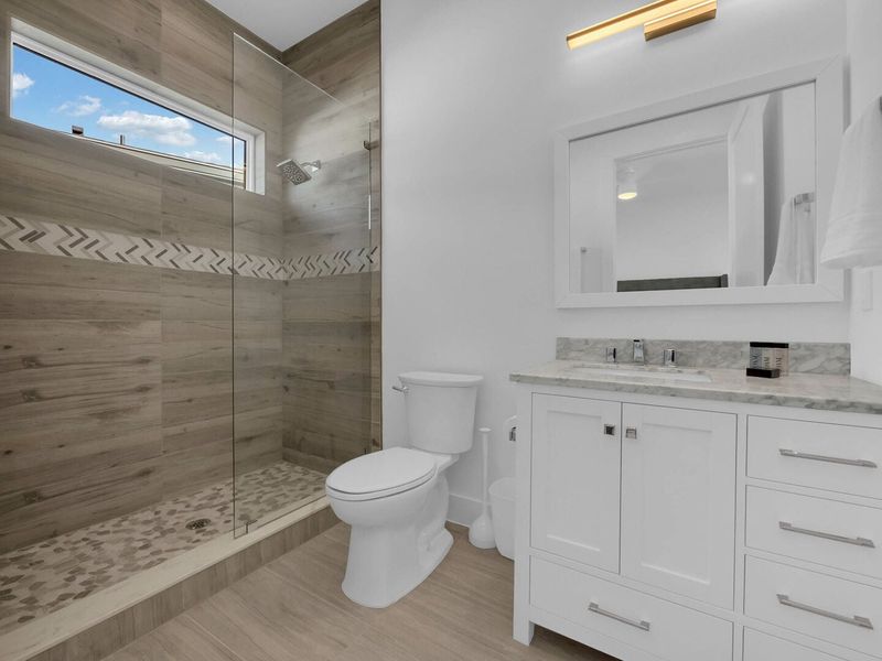 Ensuite bathroom with a walk-in shower