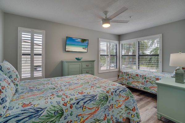 Bedroom 2 - Queen with Twin Bed