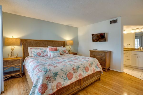 Primary Bedroom - King Bed