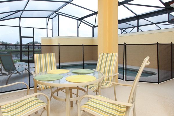 Patio
Pool Faces East