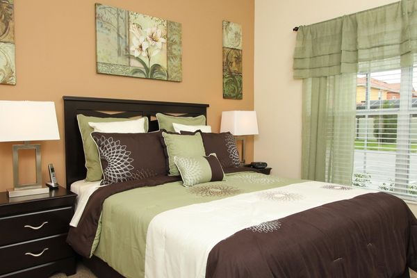 Queen Bedroom 1 Downstairs