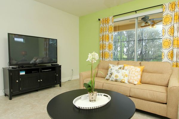 Living Room (Angle)
60" Smart TV