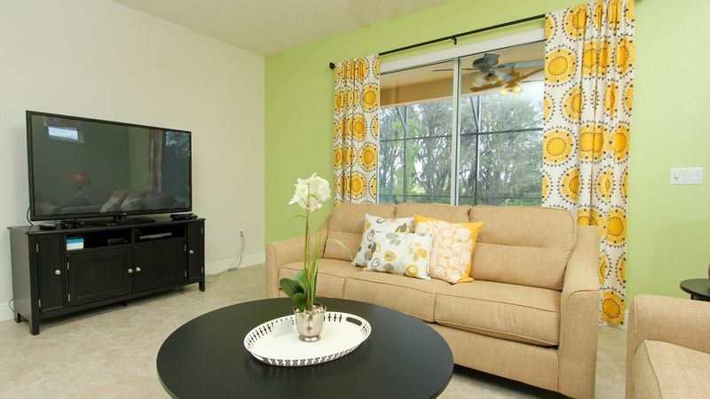 Living Room (Angle)
60" Smart TV
