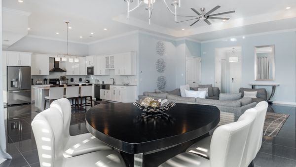 Eat-in Kitchen (Angle)