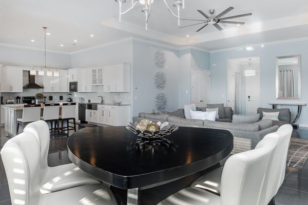 Eat-in Kitchen (Angle)