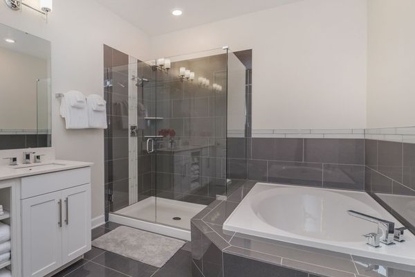 Master King Bathroom 2
Tub And Shower