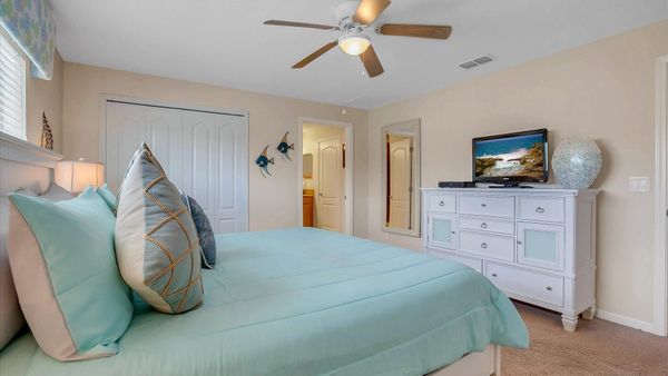 Master King Bedroom 4 (Angle)
32" TV DVD