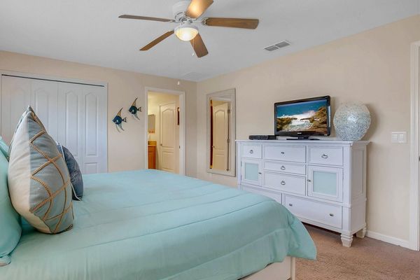 Master King Bedroom 4 (Angle)
32" TV DVD