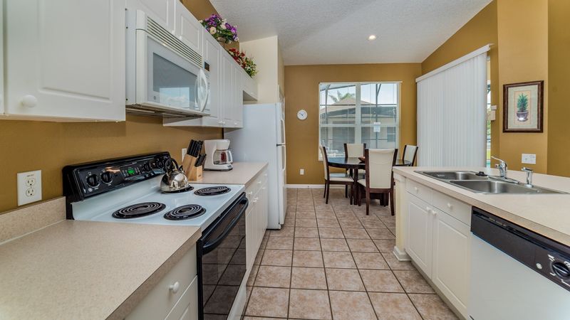 Kitchen (Angle)