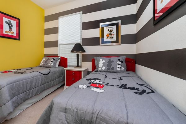 Two Twins Bedroom 4 - Mickey
32" TV