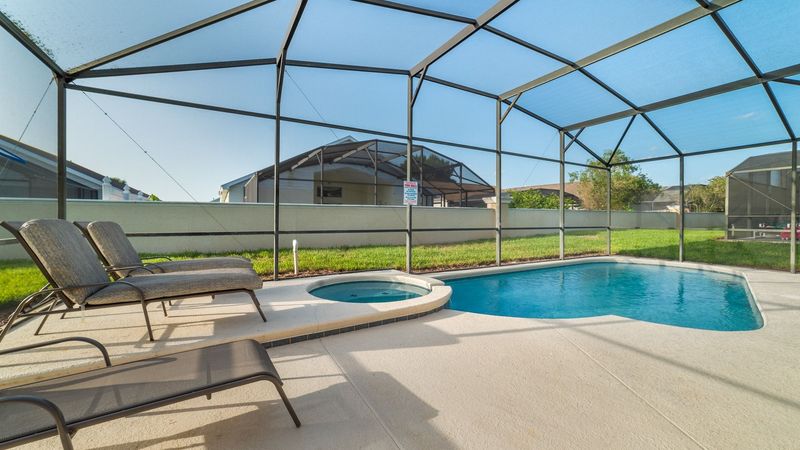 Pool & Patio
Pool Faces North