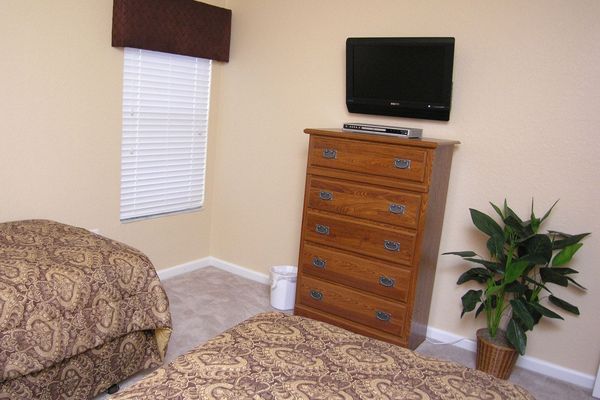 Two Twins Bedroom 4 (Angle)
26" TV