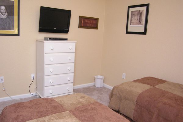 Two Twins Bedroom 5 (Angle)
26" TV