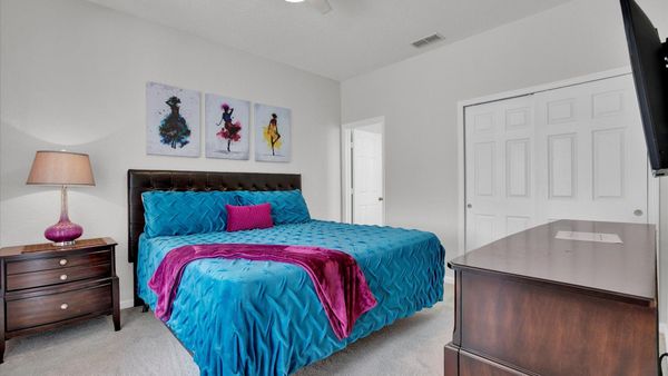 Master King Bedroom 1
43" Smart TV