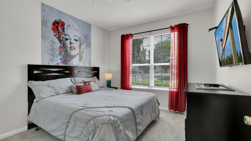 King Suite Bedroom 3
43" Smart TV