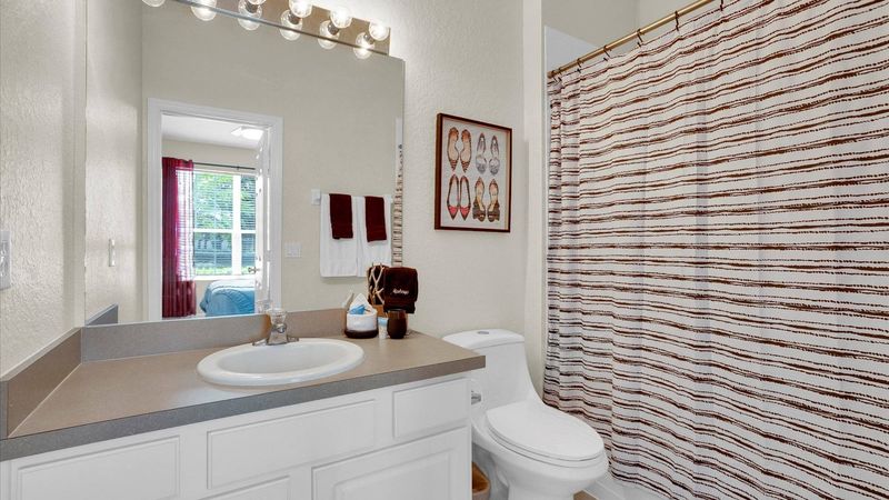 King Suite Bathroom 3
Tub/Shower Combo