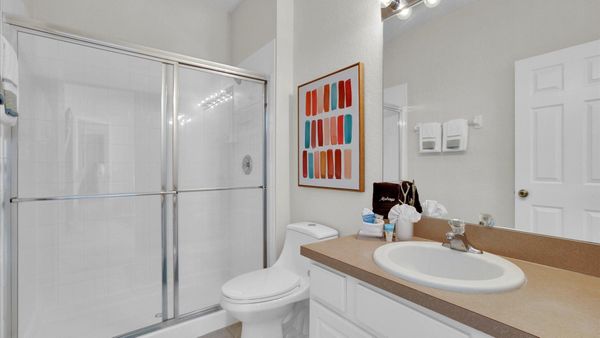 Queen Suite Bathroom 2
Shower