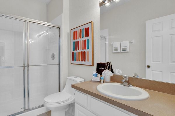 Queen Suite Bathroom 2
Shower