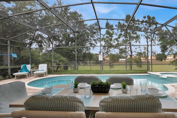 Patio Dining (Angle)