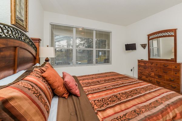 Master King Bedroom 1 (Angle)
32" Roku TV
TV has been updated