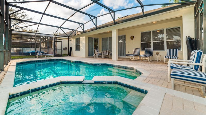 Pool/Spa
Faces South