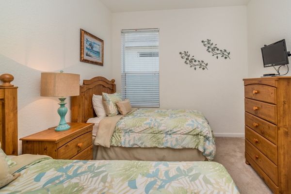 Two Twins Bedroom 3 (Angle)
19" TV