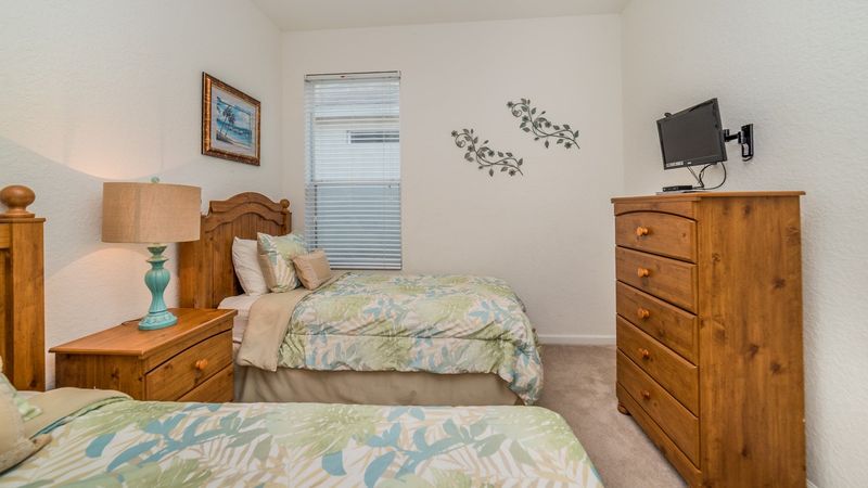 Two Twins Bedroom 3 (Angle)
19" TV