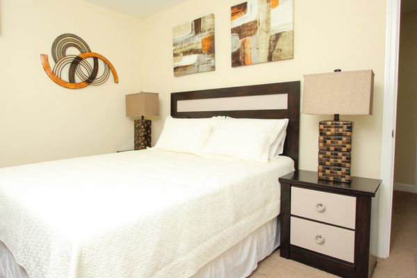 Queen Bedroom 4 Upstairs
42" TV