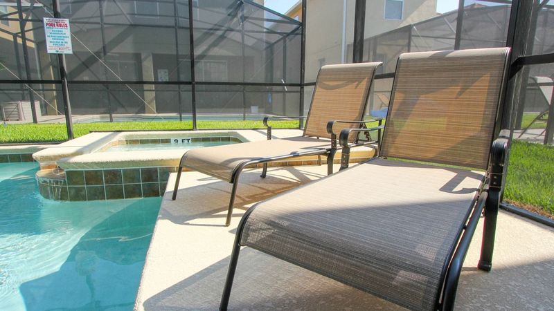Patio (Angle)