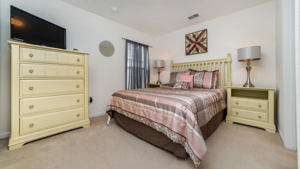 Queen Suite Bedroom 3 Downstairs
Shared Bathroom
32" Roku TV