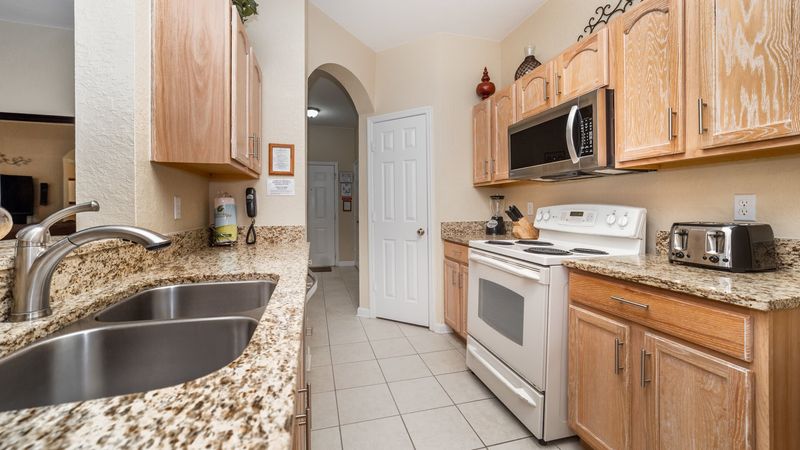 Kitchen (Angle)