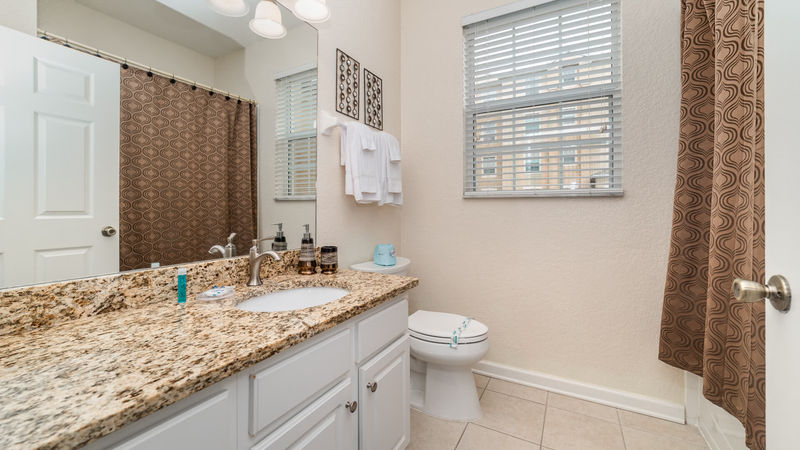 Hall Bathroom 
(Tub/Shower Combo)
