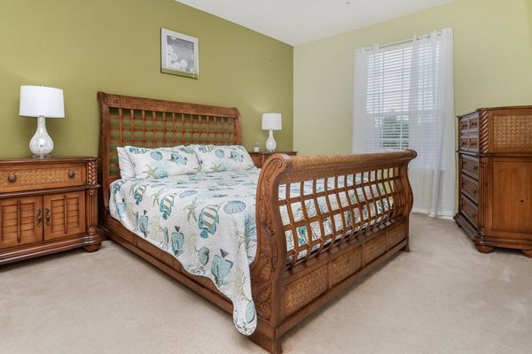 King Bedroom 2 
Shared Bathroom-Tub/Shower Combo