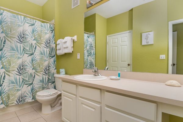 Shared Bathroom-Tub/Shower Combo