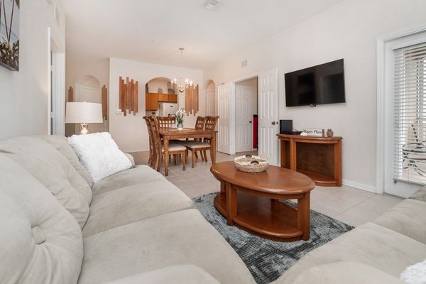 Living Room (Angle)
50" Smart TV