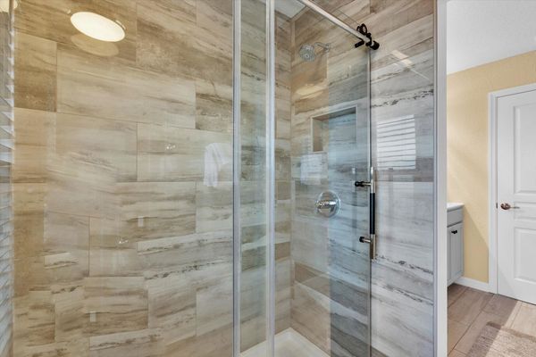 Hall Bathroom 4 (Angle)