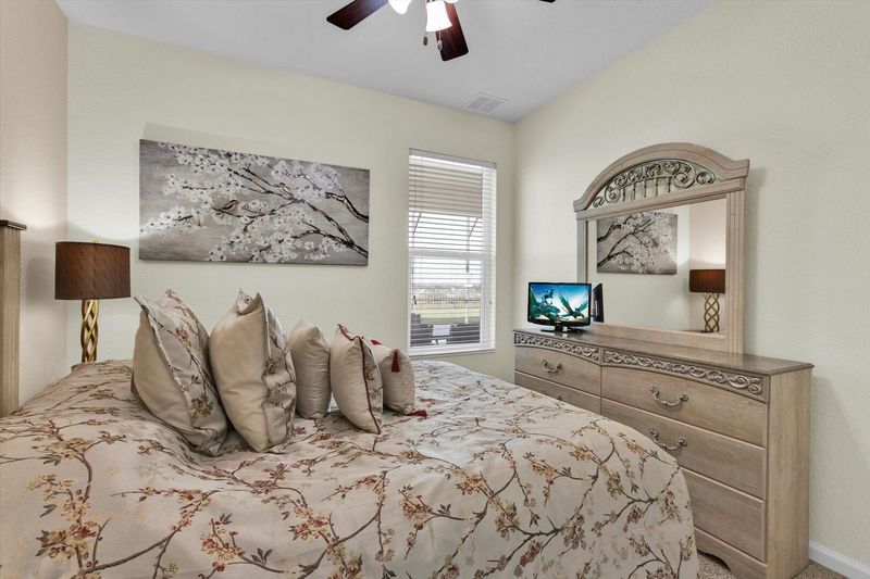 Queen Bedroom 2 (Angle)
50" Smart TV
TV has been updated