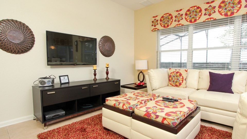 Family Room (Angle)
50" TV