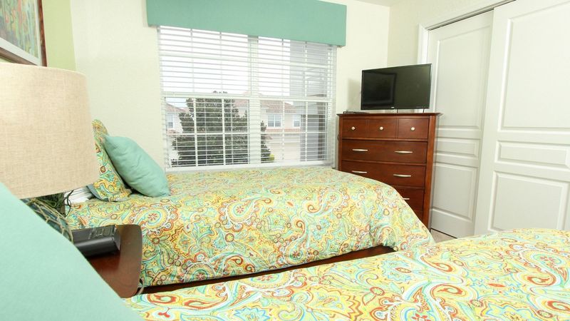 Two Twins Bedroom 5 (Angle)
28" TV